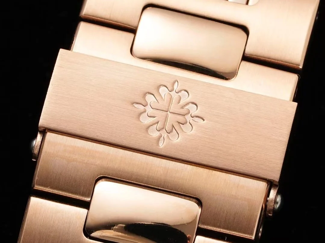 Reloj réplica: Patek Philippe 40 mm, oro rosa, esfera negra, engaste integral — extraordinario – Foto 6