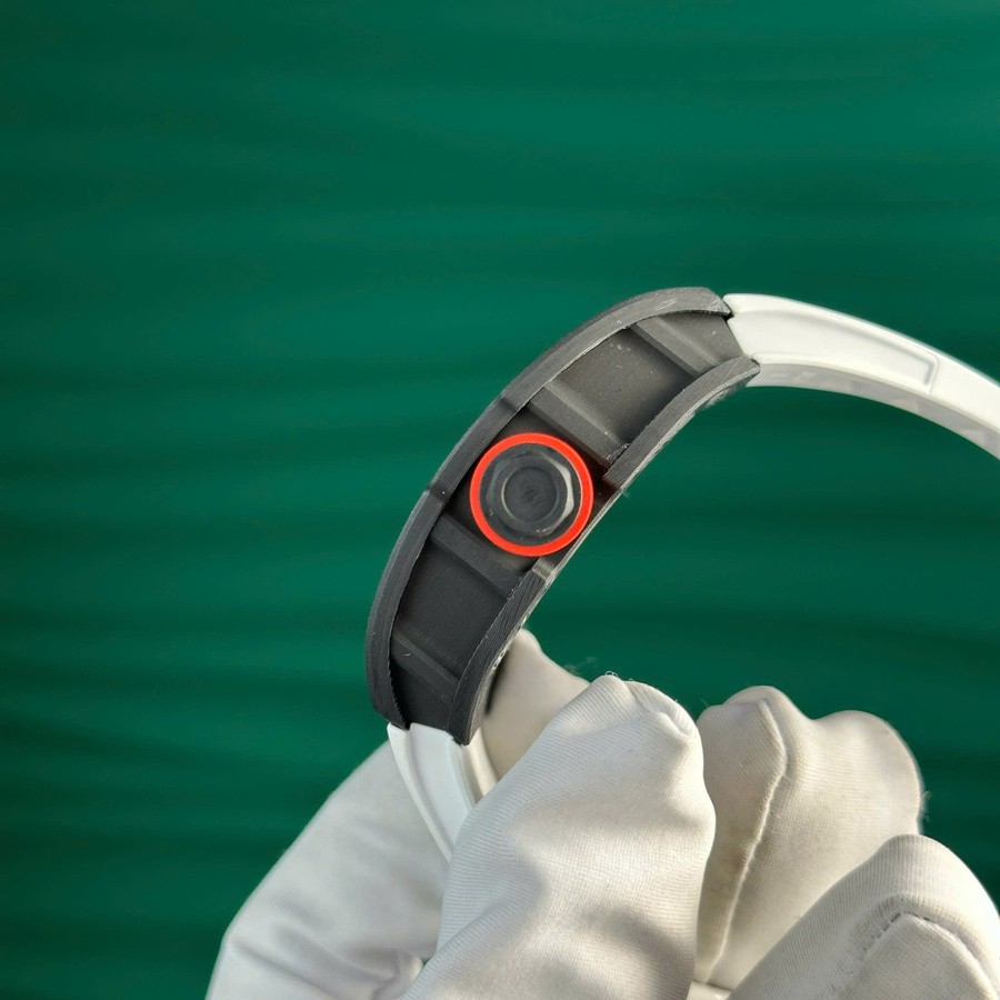 Reloj réplica: Richard Mille RM 055 Bubba Watson, fibra de carbono, blanco, 42.7 X 49,9 mm — atractivo – Foto 11
