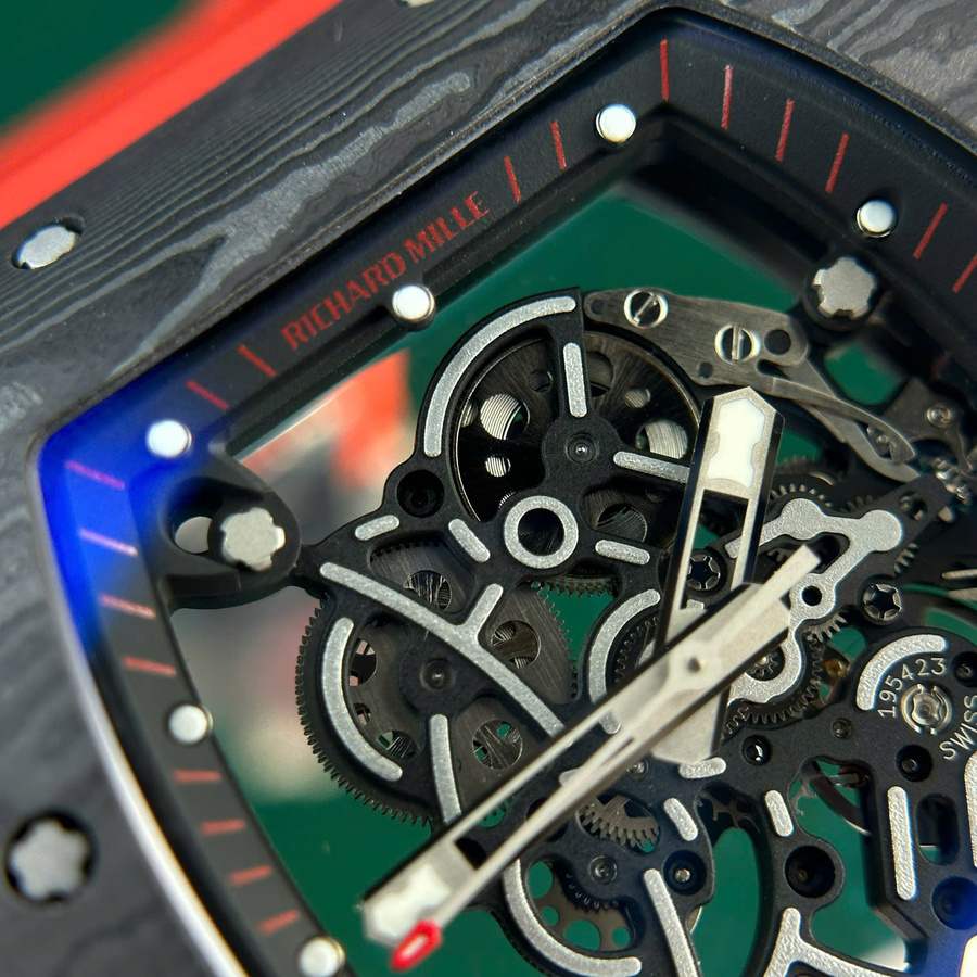 Reloj réplica: Richard Mille RM 055 Bubba Watson, oscuro, fibra de carbono, 42.7 X 49,9 mm — irresistible – Foto 5