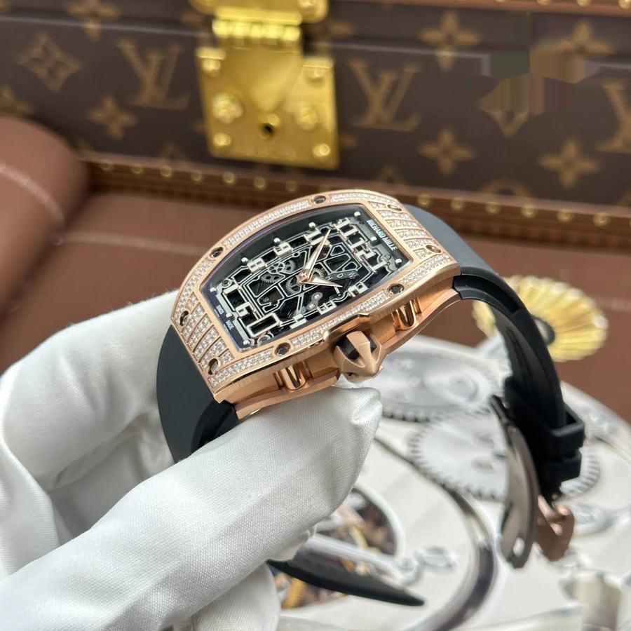 Reloj réplica: Richard Mille RM67-01, oro rosa, extraplano, engaste parcial, moissanitas, 38,7 mm X 47,5 mm — lujoso – Foto 3