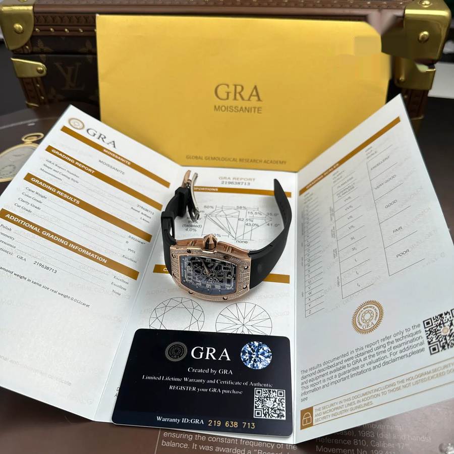 Reloj réplica: Richard Mille RM67-01, oro rosa, extraplano, engaste parcial, moissanitas, 38,7 mm X 47,5 mm — lujoso – Foto 6