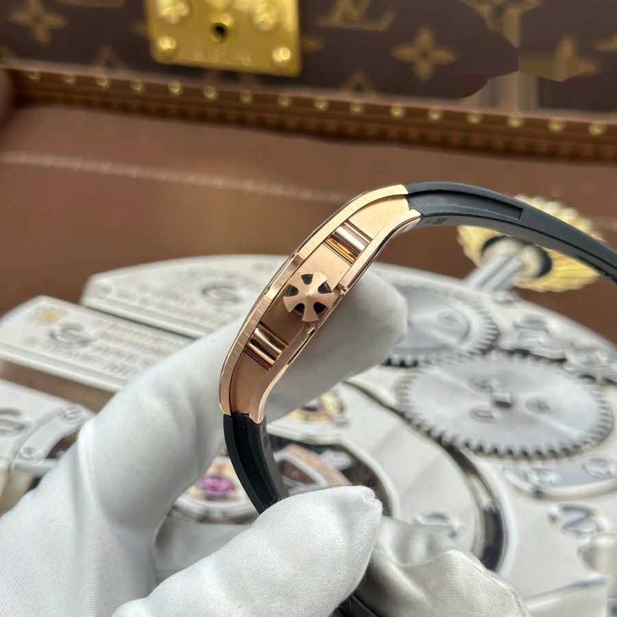 Reloj réplica: Richard Mille RM67-01, oro rosa, extraplano, engaste parcial, moissanitas, 38,7 mm X 47,5 mm — lujoso – Foto 12