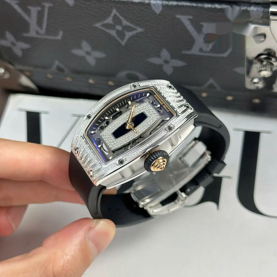 Reloj réplica: Richard Mille RM 07-01 Lady, diamantes, negro, ónice, esfera, correa de caucho negra, ZF 45.32 X 32,3 mm — lujoso – Foto 4