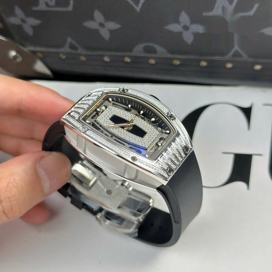 Reloj réplica: Richard Mille RM 07-01 Lady, diamantes, negro, ónice, esfera, correa de caucho negra, ZF 45.32 X 32,3 mm — lujoso – Foto 5