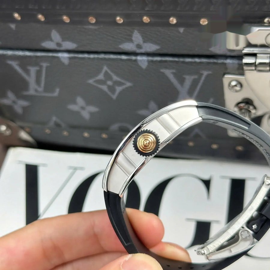 Reloj réplica: Richard Mille RM 07-01 Lady, diamantes, negro, ónice, esfera, correa de caucho negra, ZF 45.32 X 32,3 mm — lujoso – Foto 7