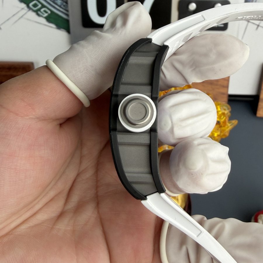 Reloj réplica: Richard Mille RM 055 Bubba Watson, blanco, Carbon NTPT, movimiento vaucher, 42,7 mm X 49,9 mm — popular – Foto 7